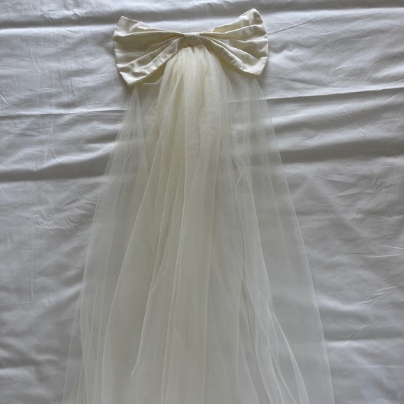 Loeffler Randall Maria Veiled Bow Clip main image 4